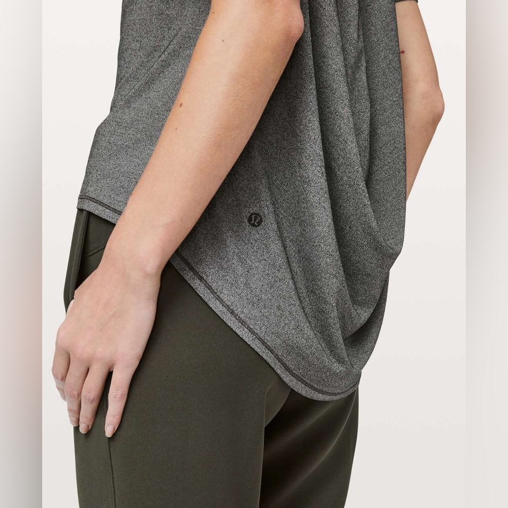 Lululemon Fall In Place Short Sleeve Heathered Black / White size 6 - Picture 5 of 9